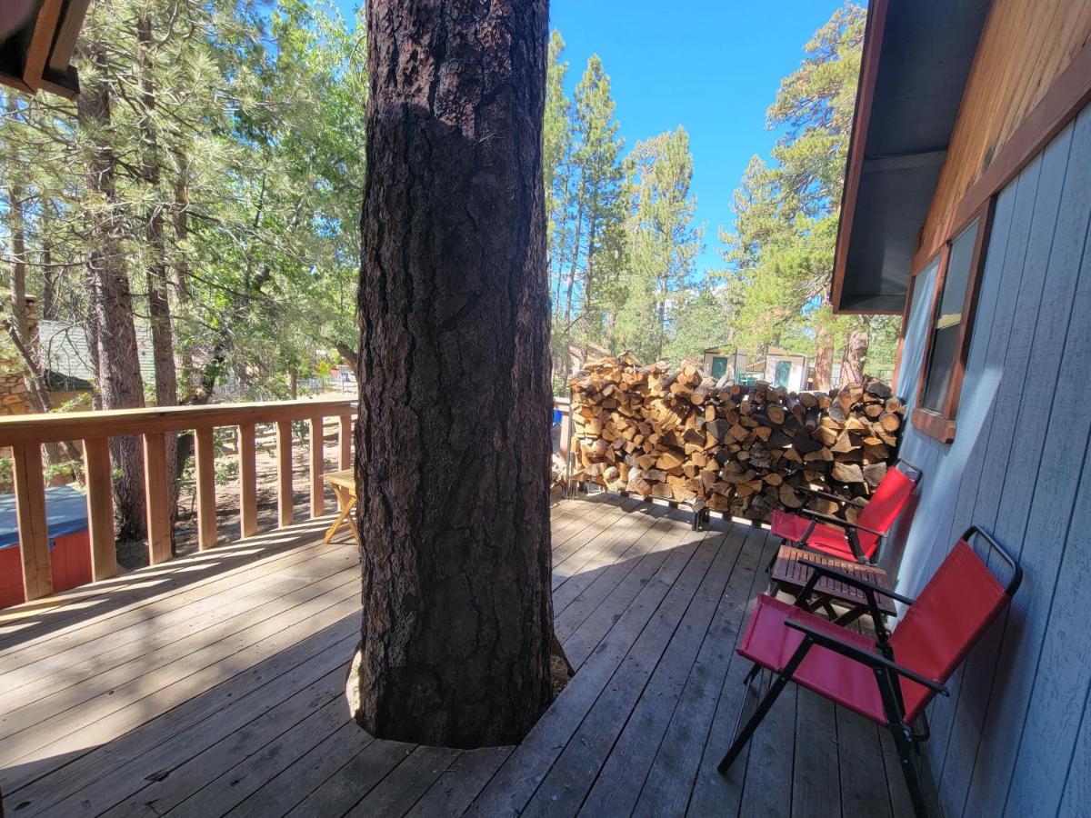 Four Seasons Getaway-Private Hot Spa With Pine Tree Views-Walk To Village And Pineknot Trailhead-Plus King Bed! Big Bear Lake Exterior foto