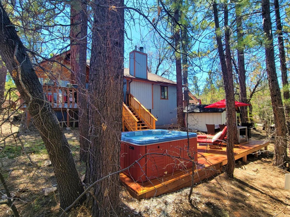 Four Seasons Getaway-Private Hot Spa With Pine Tree Views-Walk To Village And Pineknot Trailhead-Plus King Bed! Big Bear Lake Exterior foto
