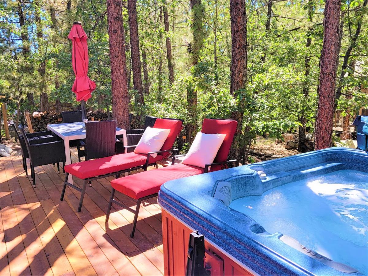 Four Seasons Getaway-Private Hot Spa With Pine Tree Views-Walk To Village And Pineknot Trailhead-Plus King Bed! Big Bear Lake Exterior foto