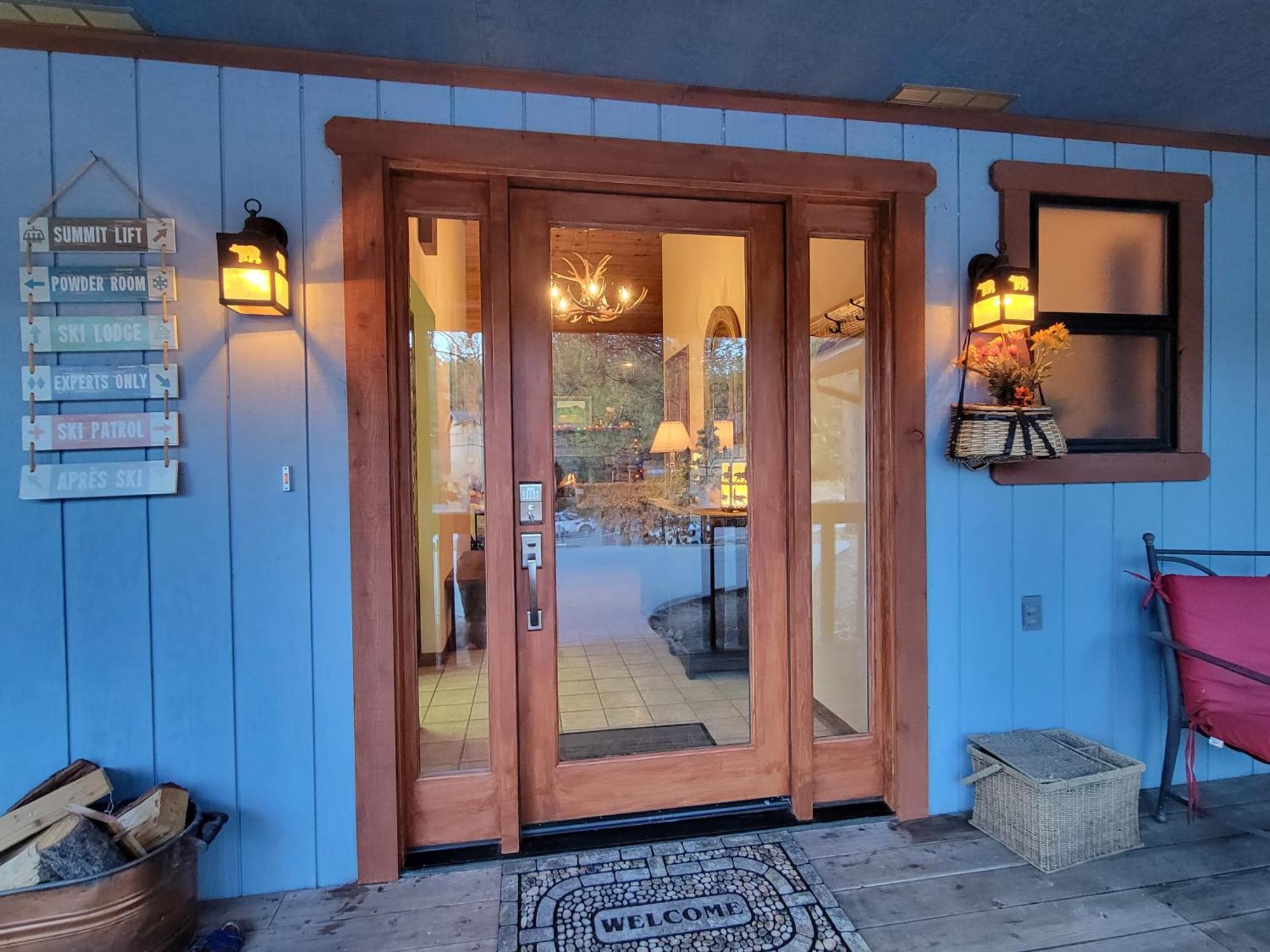 Four Seasons Getaway-Private Hot Spa With Pine Tree Views-Walk To Village And Pineknot Trailhead-Plus King Bed! Big Bear Lake Exterior foto