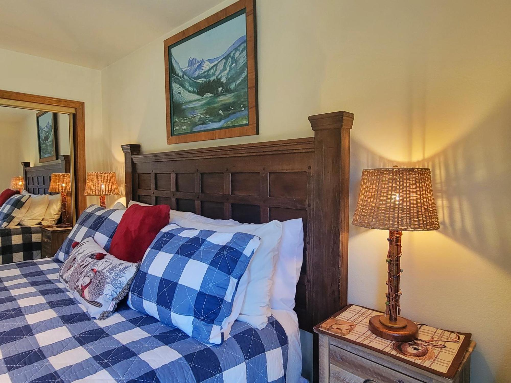 Four Seasons Getaway-Private Hot Spa With Pine Tree Views-Walk To Village And Pineknot Trailhead-Plus King Bed! Big Bear Lake Exterior foto